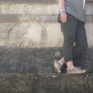 Athleta cropped joggers
